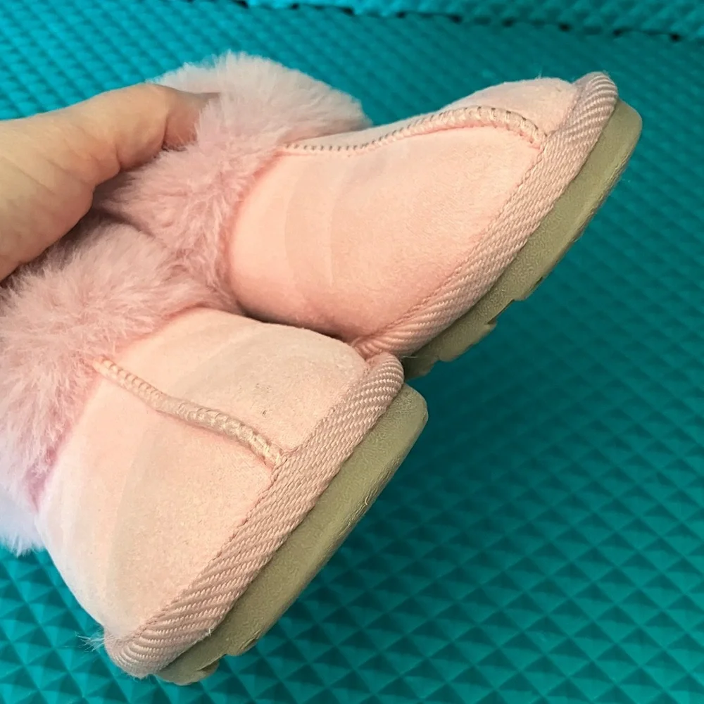 Like New CAT & JACK Girls Mollie Faux Fur Cuff Scuff Slippers | 12